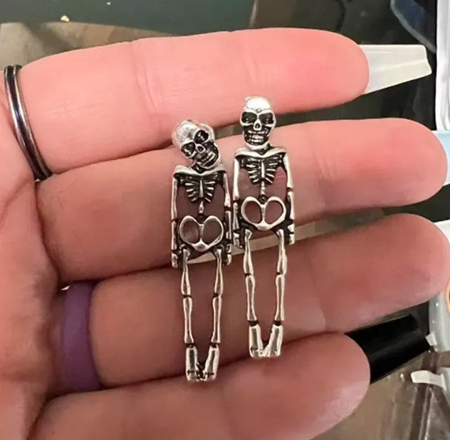 Halloween Skull Drop Earrings – Gold & Silver
